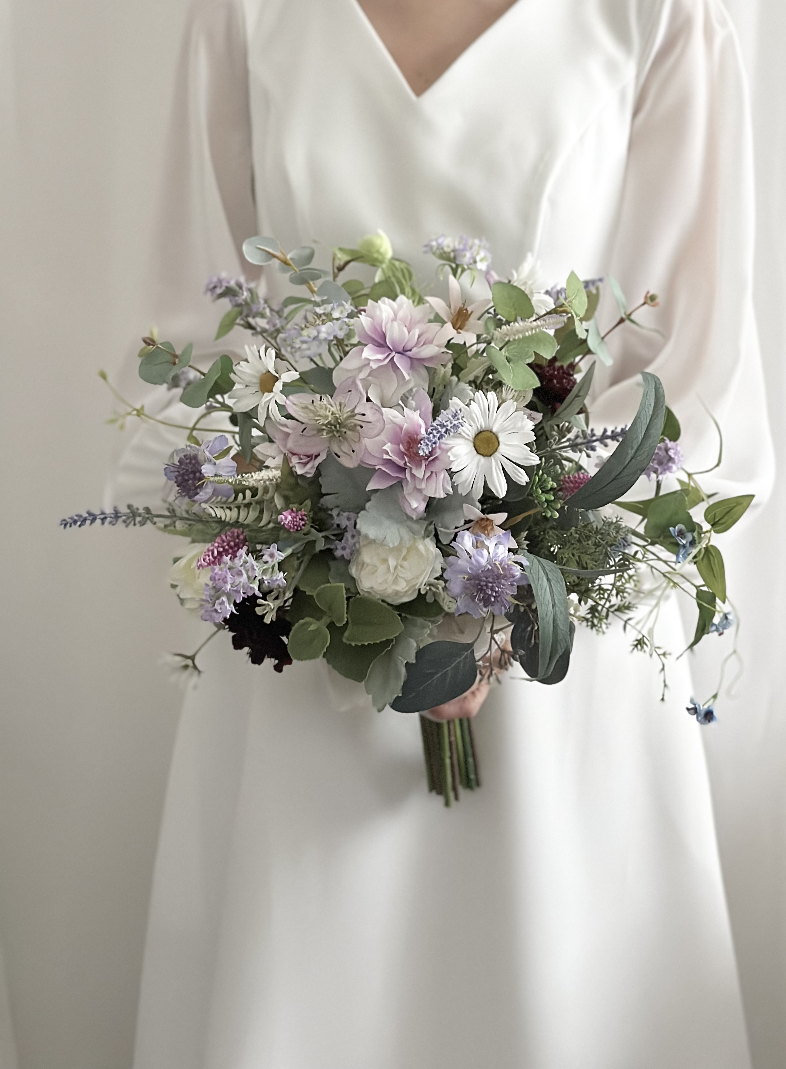 ユーカリとお花のナチュラルグリーンブーケ　造花ブーケ　ガーデンブーケ　ウェディングブーケ　クラッチブーケ