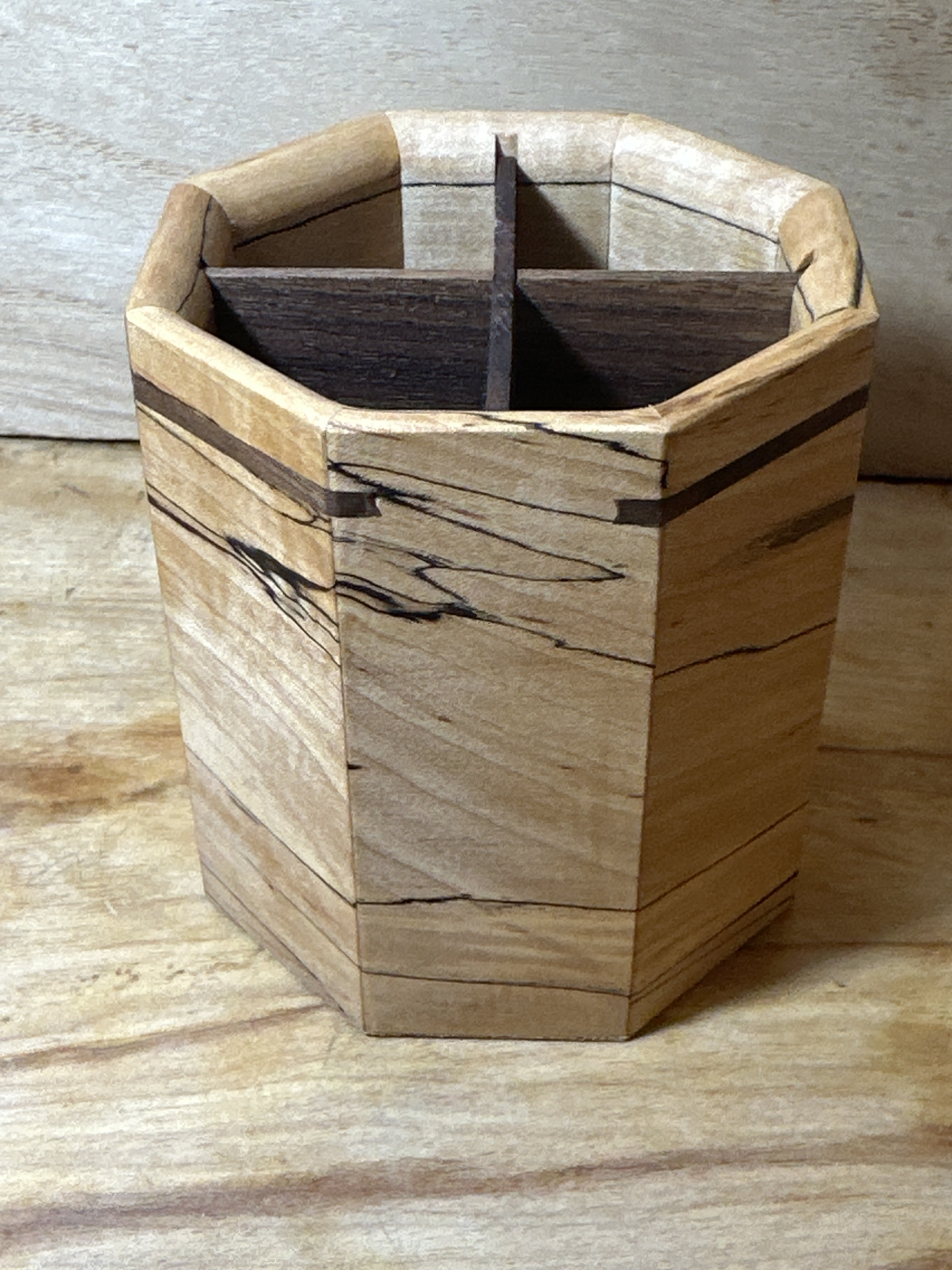 木製 (カエデ スポルテッド) ペンスタンド　オクタ 4,200円