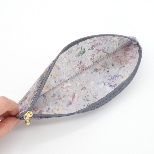 リバティ ラミネートのスリムペンケース ワイルドフラワーズ