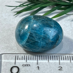 【マイナスイオンの石】アパタイト（燐灰石）　原石　タンブル 4枚目の画像