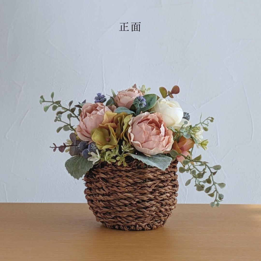 アンティークローズのバスケットアレンジ ｜くすみピンクのバラが可愛い♪｜ 綺麗が続くアーティフィシャルフラワー (造花)