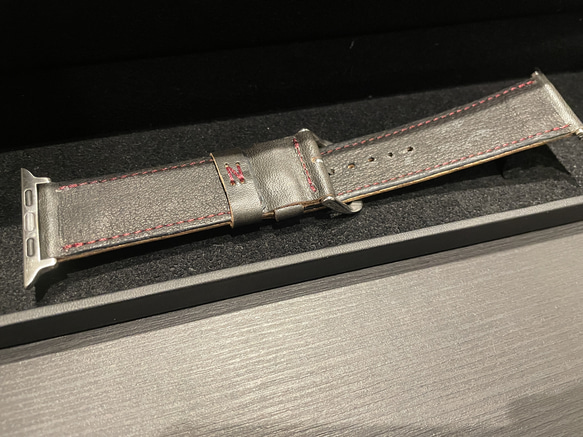 Apple Watch leather belt RED stitch 3枚目の画像