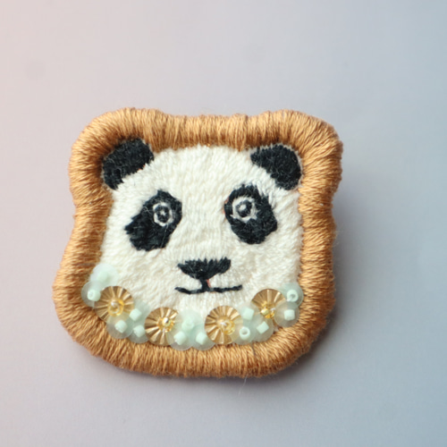 パンダ ブローチ イギリス製 ハンドメイド（笹）ヴィンテージ Panda 笹 パンダブローチ アニマル 竹 キラキラ 上野動物園