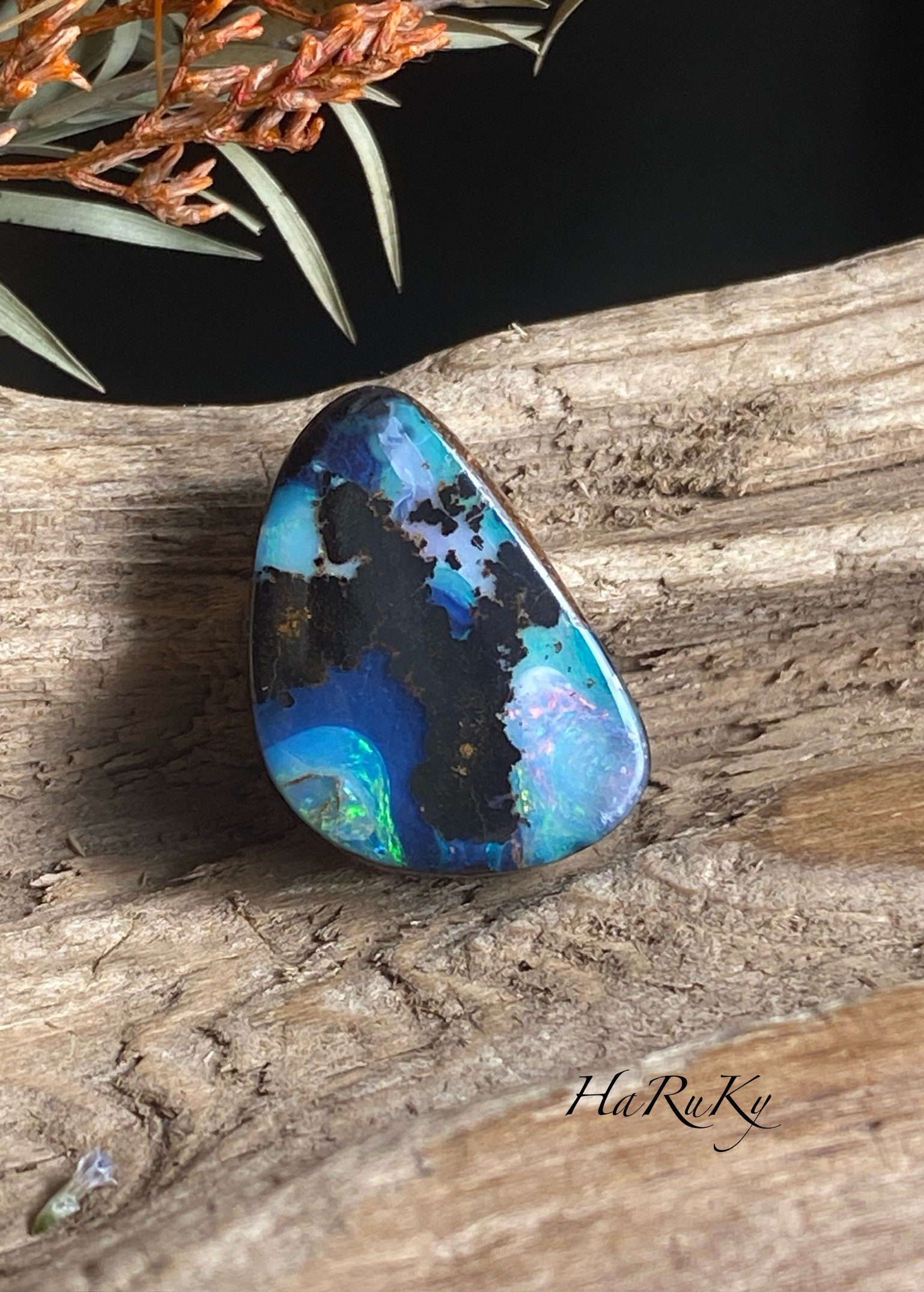 ピンク&グリーン♢ナチュラルボルダーオパール ルース 24 天然石 天然色