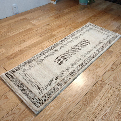 夏は涼しく冬は暖かい 天然無染ラグ ガゼニラハット ミニランナー