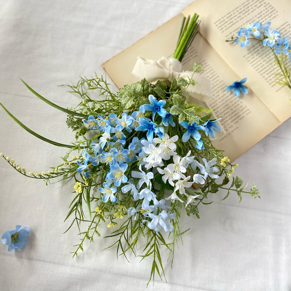 ネモフィラブルーの花束スワッグ（壁掛け 花束 ブーケ スワッグ