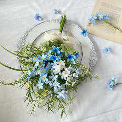 ネモフィラブルーの花束スワッグ（壁掛け　花束　ブーケ　スワッグ　母の日　結婚祝い　引越し祝い　ギフト　送別会） 2枚目の画像