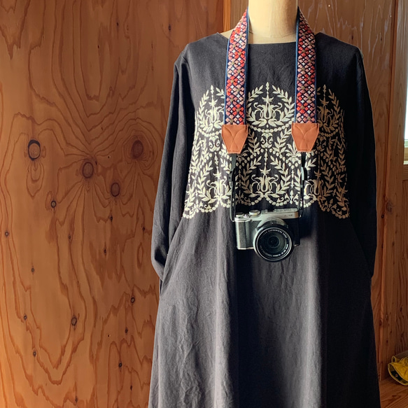 Kogin-zashi 相機背帶 超薄櫻花圖案 [刺繡 ☺︎ 牛仔布復刻] 櫻花 ⌘ 接受預訂 ⌘ 櫻花 2026 第1張的照片