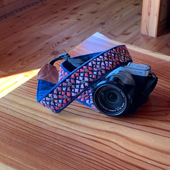 Kogin-zashi 相機背帶 超薄櫻花圖案 [刺繡 ☺︎ 牛仔布復刻] 櫻花 ⌘ 接受預訂 ⌘ 櫻花 2026 第12張的照片