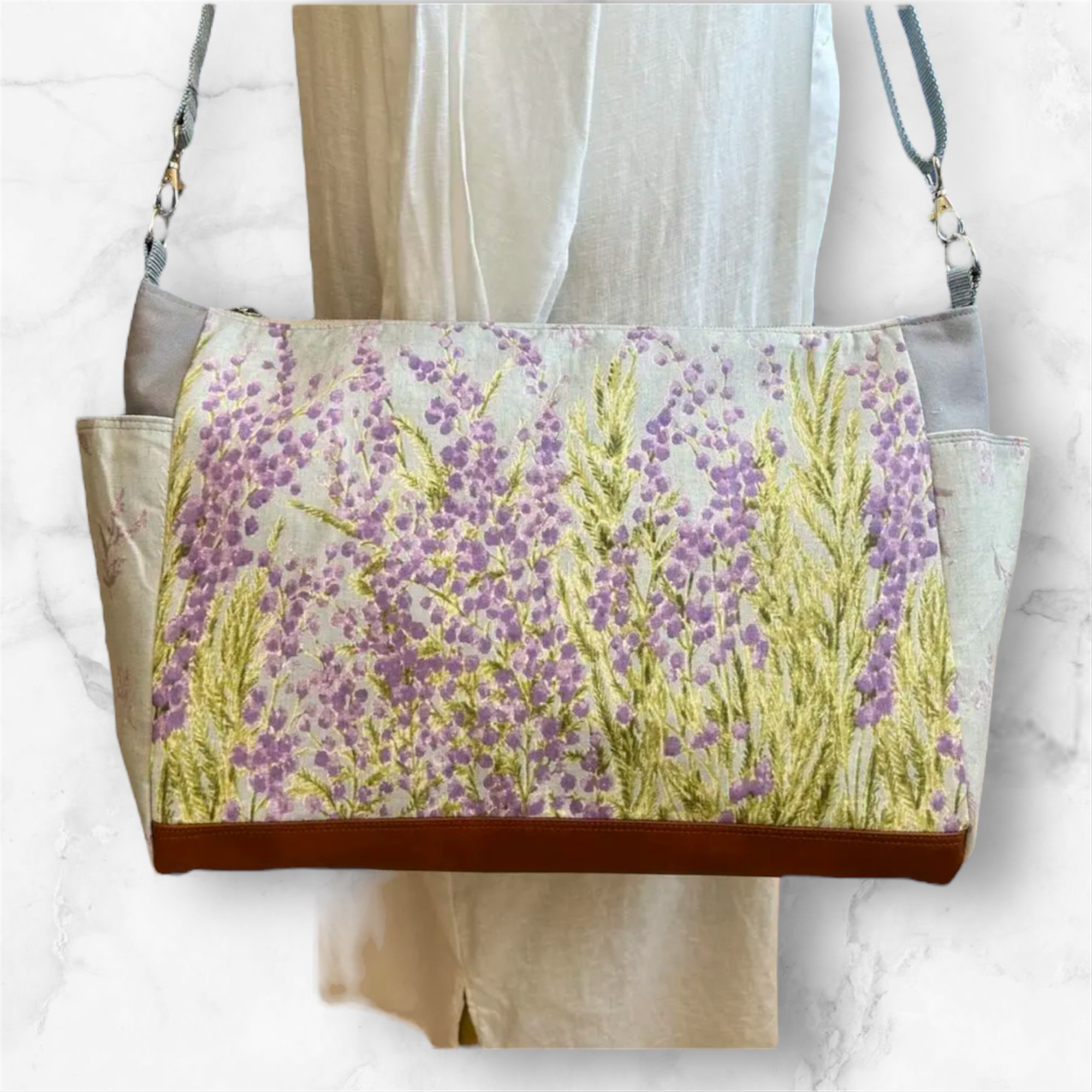 大容量　横長　A4対応 ショルダーバック　2way 旅行バック　マザーバック　長さ調節可能　ミモザ柄③ライトグレー