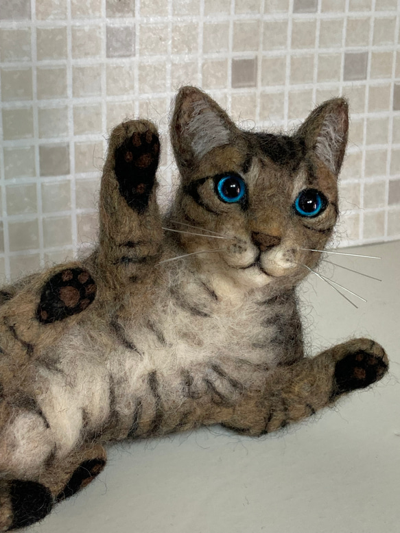 受注商品 キジトラ 子猫 猫  戯れてる  羊毛フェルト ハンドメイド 7枚目の画像