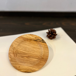 楢の天然木から生まれた小皿　使い増しの良い大きさ　プレゼントにも　無垢材　無添加 2枚目の画像
