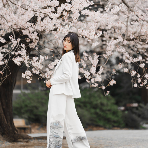 桜色のセットアップ スーツ 春先に！ 若き 