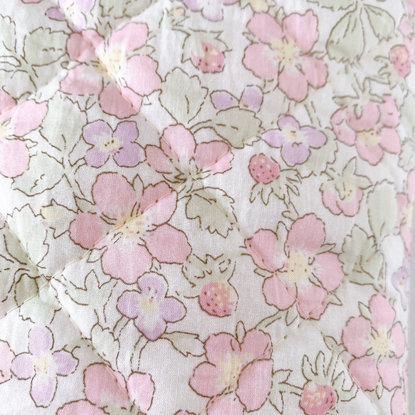 いちごの花柄のキルティングレッスンバッグ　リバティ＊ペイザンヌブロッサム　ピンク 10枚目の画像