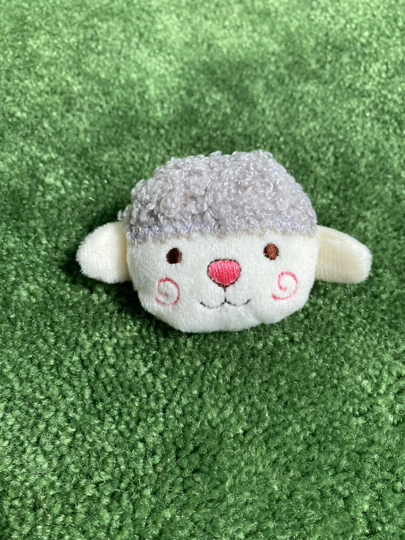 羊さん　ピンバッチ 1枚目の画像