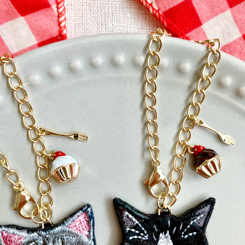 新作/猫さん刺繍とカップケーキのバッグチャーム♡ その他
