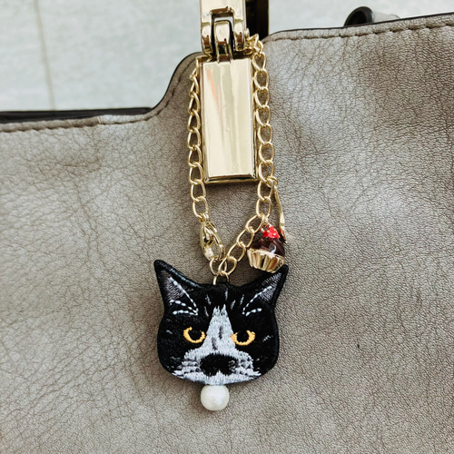 ねこねこ　一閑張りバッグとチャーム　チャームアレキサンダーヘンリー ねこねこ様専用 一閑張りバッグとチャーム チャーム