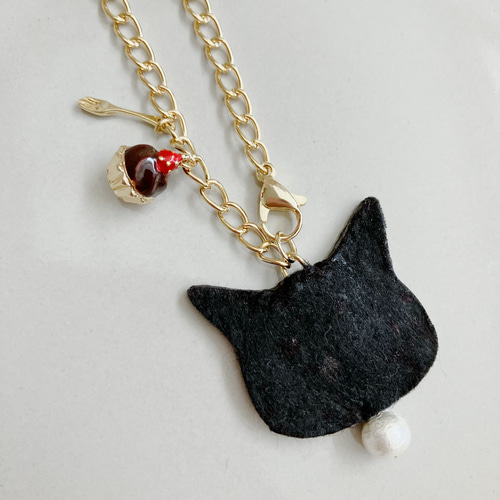 新作/猫さん刺繍とカップケーキのバッグチャーム♡ その他