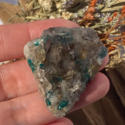 レア♢ハイクオリティ♢ダイオプテーズ in スモーキークォーツ 鉱物標本 ダイオプテーズ原石 08 天然石 天然色 2枚目の画像