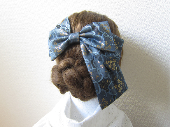 髪飾り　リボン✿金襴 アシンメトリー　藍色　ウエディング　成人式　卒業式　着物　袴　振袖　 3枚目の画像