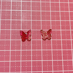 10個　クリア　ガラスビーズ　蝶々　濃いピンク　ゴールド　アモール 3枚目の画像