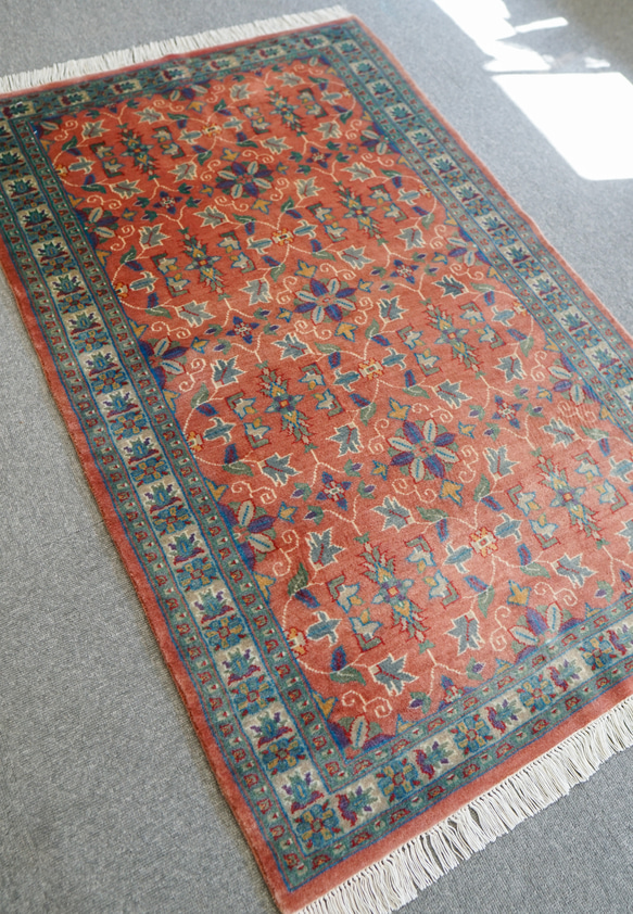 126×82cm【パキスタン手織り絨毯】 9枚目の画像