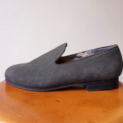 採用簡單正絨面革材質製成的皮革懶人鞋★僅限 L 碼 第8張的照片