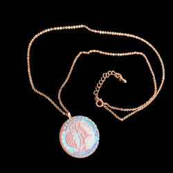 桜色のひまわり  ピンクゴールドのネックレス ［チェコガラス］ / シュガーピンク オーロラ　ボタンアクセサリー 2枚目の画像