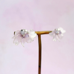 ふんわり桜のハーフピアス/イヤリング　シルバー 1枚目の画像
