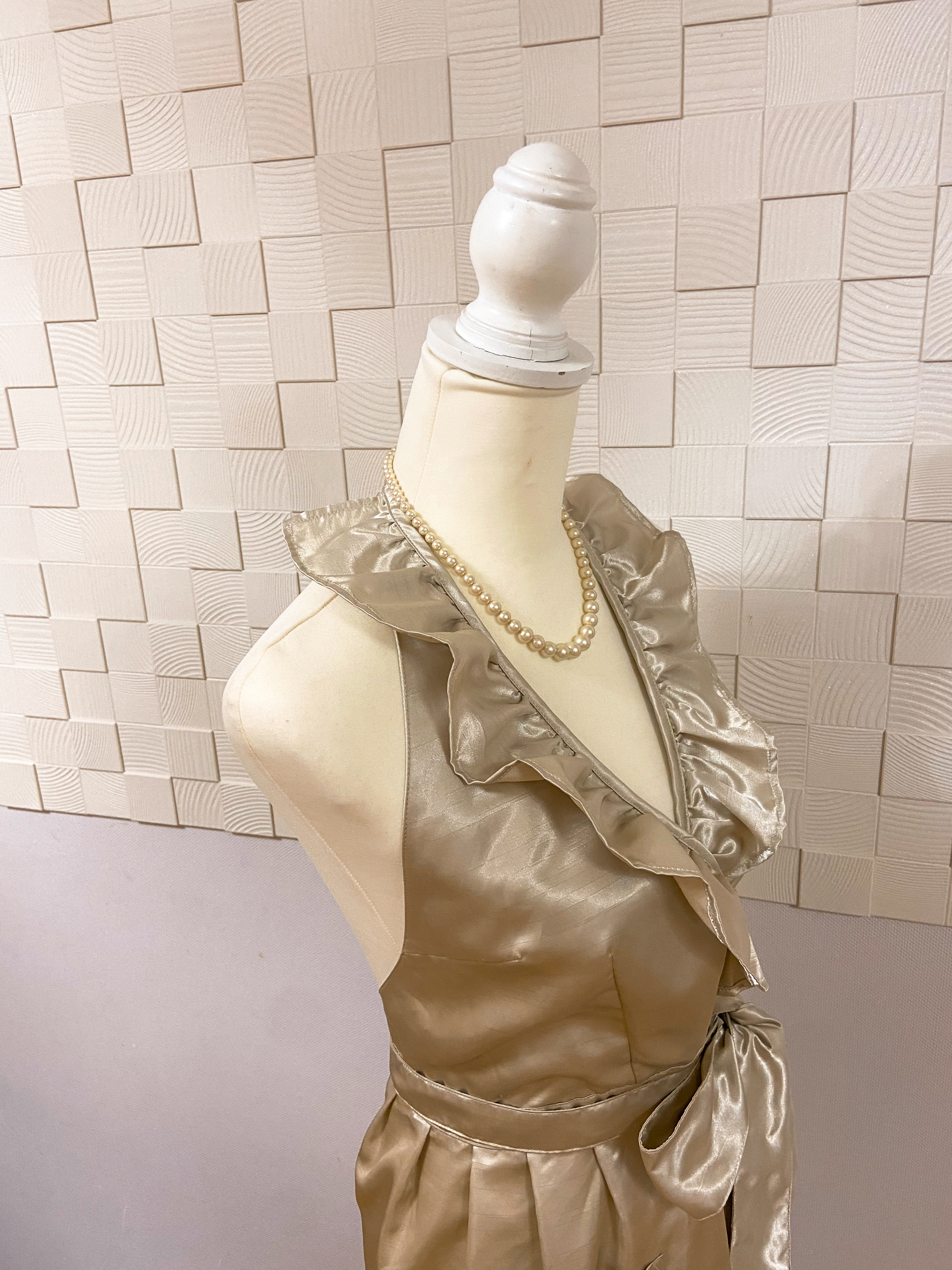 サテンフリル　ドレスエプロン