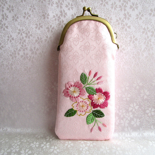日本刺繍❇桜の花❇絹のメガネケース・ペンケース◇桜色◇刺繍 手刺繍