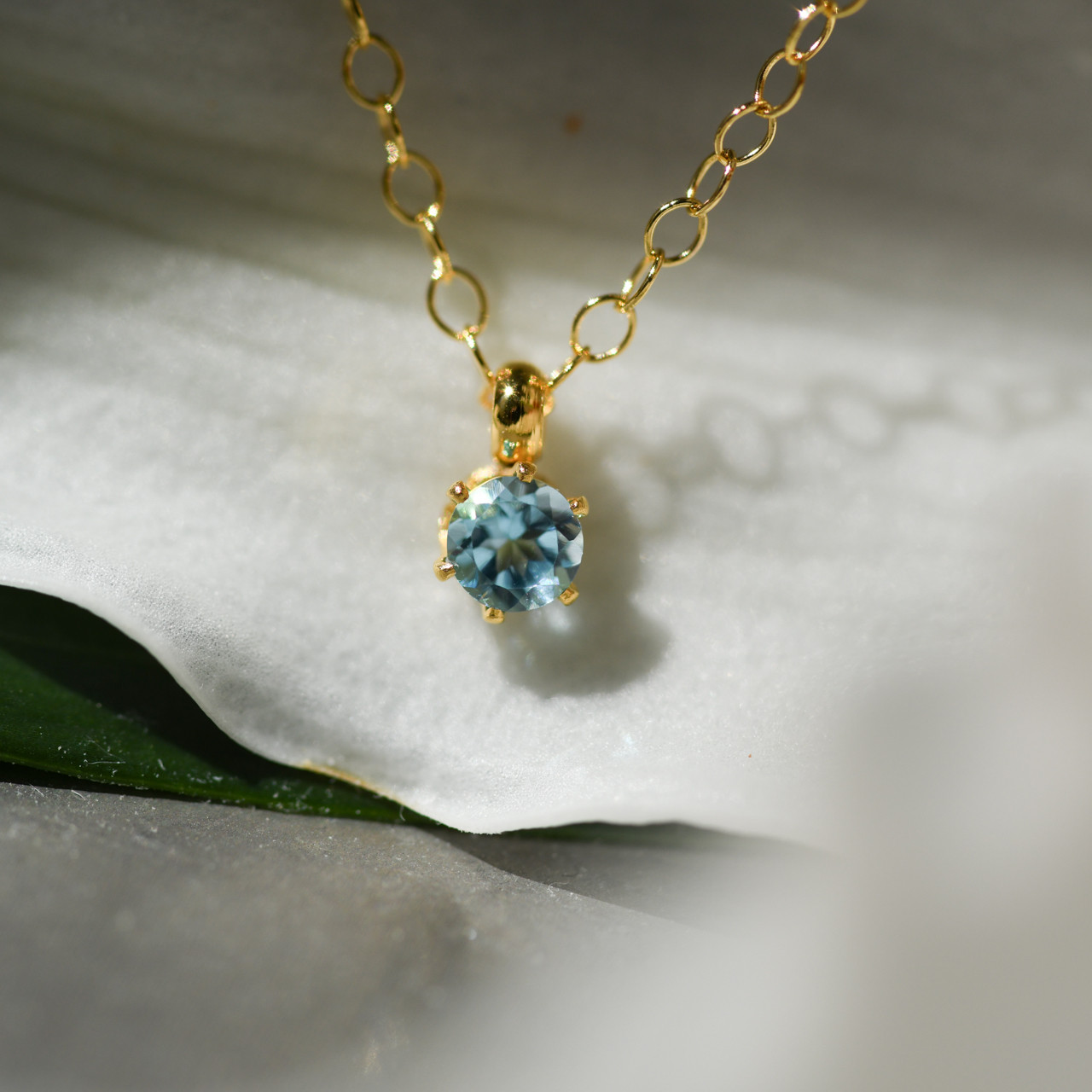 高品質スイスブルートパーズのシルバー925 / 14KGF ネックレス 天然石 職場 通勤 オフィス [No.158]