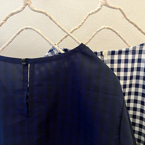 選べる2色「受注生産」スッキリVネックのギンガムチェック・ペプラムギャザーブラウスブラウス・5分袖 15枚目の画像