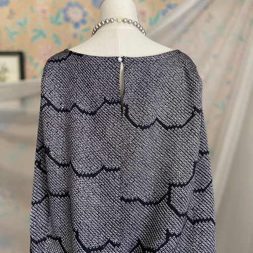 正絹 濃紺 扇絞り 着物リメイクケープドレス 正絹 濃紺 扇絞り 着物リメイクケープドレス