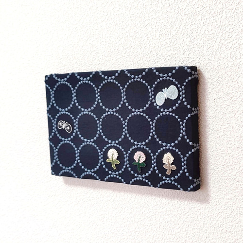 ファブリックパネル　ミナペルホネン　タンバリン　チョウチョ　インテリア　刺繍 ファブリックパネル ミナペルホネン タンバリン ブルー