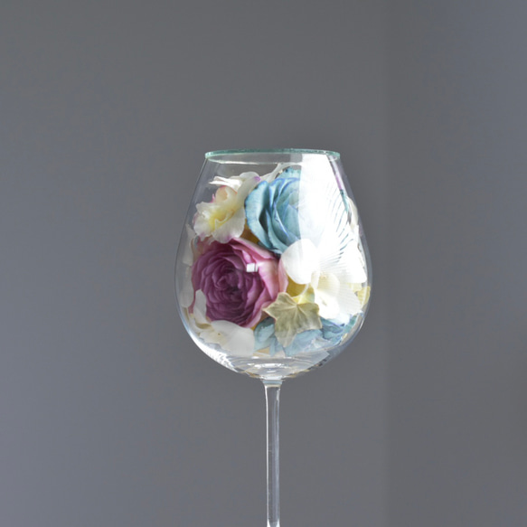 「Rouvre」薔薇と紫陽花のワイングラスのドライフラワー　ガラスドーム 9枚目の画像