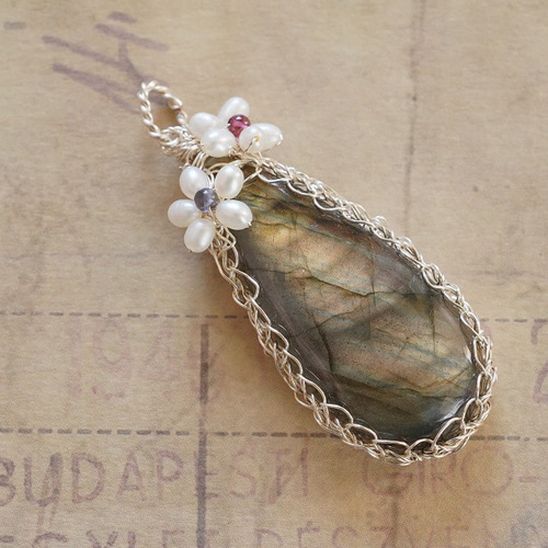 ラブラドライトペンダントトップ ペンダントトップ naorin 通販