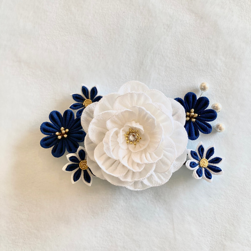 白と紺の牡丹の髪飾りセット【成人式】【卒業式】【結婚式】 かんざし