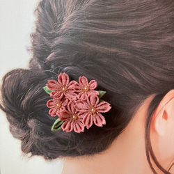 小ぶりな桜の髪飾り　白　ピンク 4枚目の画像