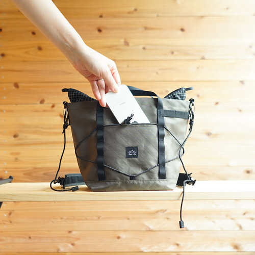 山も旅も日常も。ECOPAK・カーキ｜ハイカーサコッシュ・M