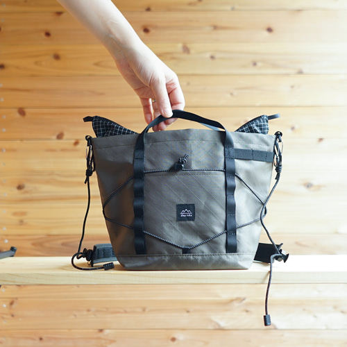 山も旅も日常も。ECOPAK・カーキ｜ハイカーサコッシュ・M