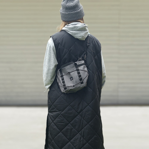 山も旅も日常も。ECOPAK・カーキ｜ハイカーサコッシュ・M