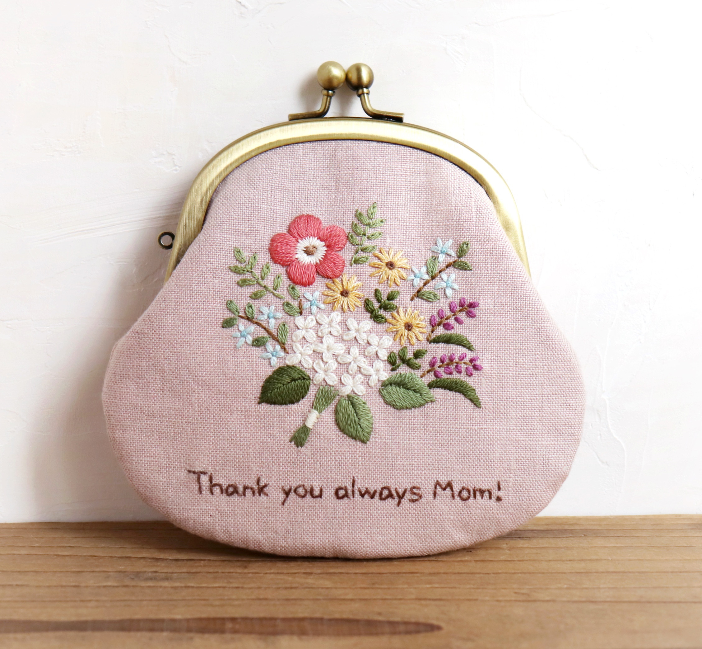 受注制作】手刺繍のがま口『Bouquet』財布・ポーチ がま口