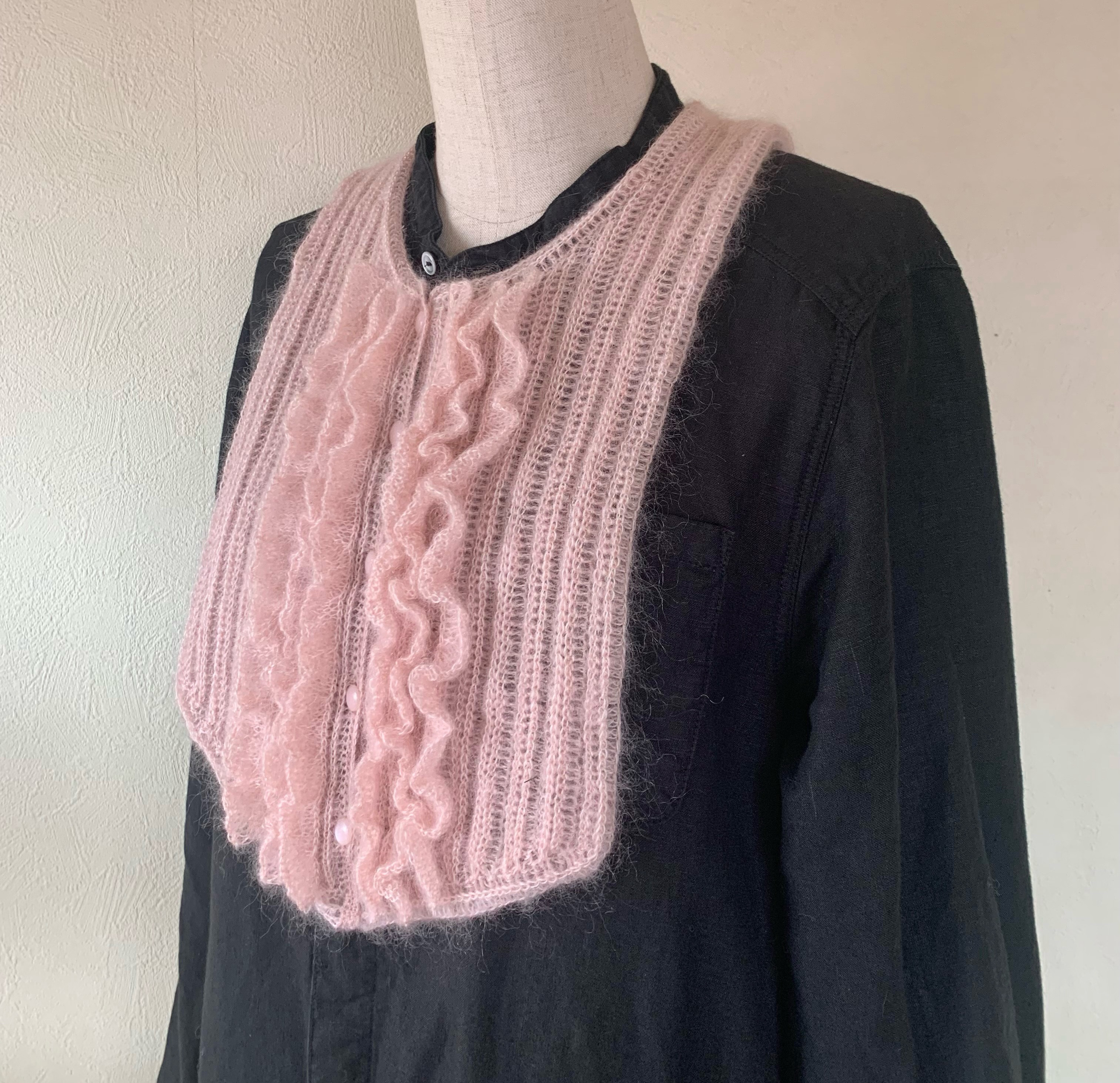 シルクモヘアのフリルピンタックヨーク付け襟(ベビーピンク)