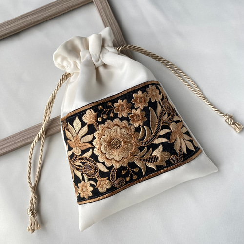 インド刺繍リボン　巾着ポーチ インド刺繍リボン⋆ ˚｡⋆୨୧˚巾着ポーチ - macachette93