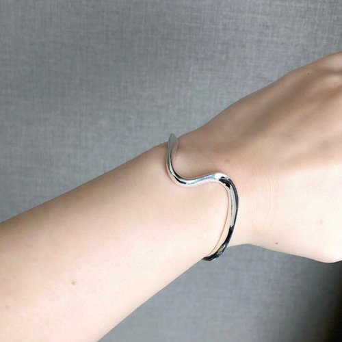 在庫処分SALE❣️¥19240→¥9999 simpleデザインバングル金属アレルギー 
