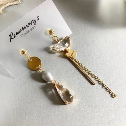 half クリアガラス × pearl アシンメトリー ピアス / イヤリング(金属 