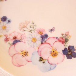 ガーデン☆ビオラ・パンジーと小花の１９㎝プレート「ポーセラーツ」【母の日ギフト】 3枚目の画像