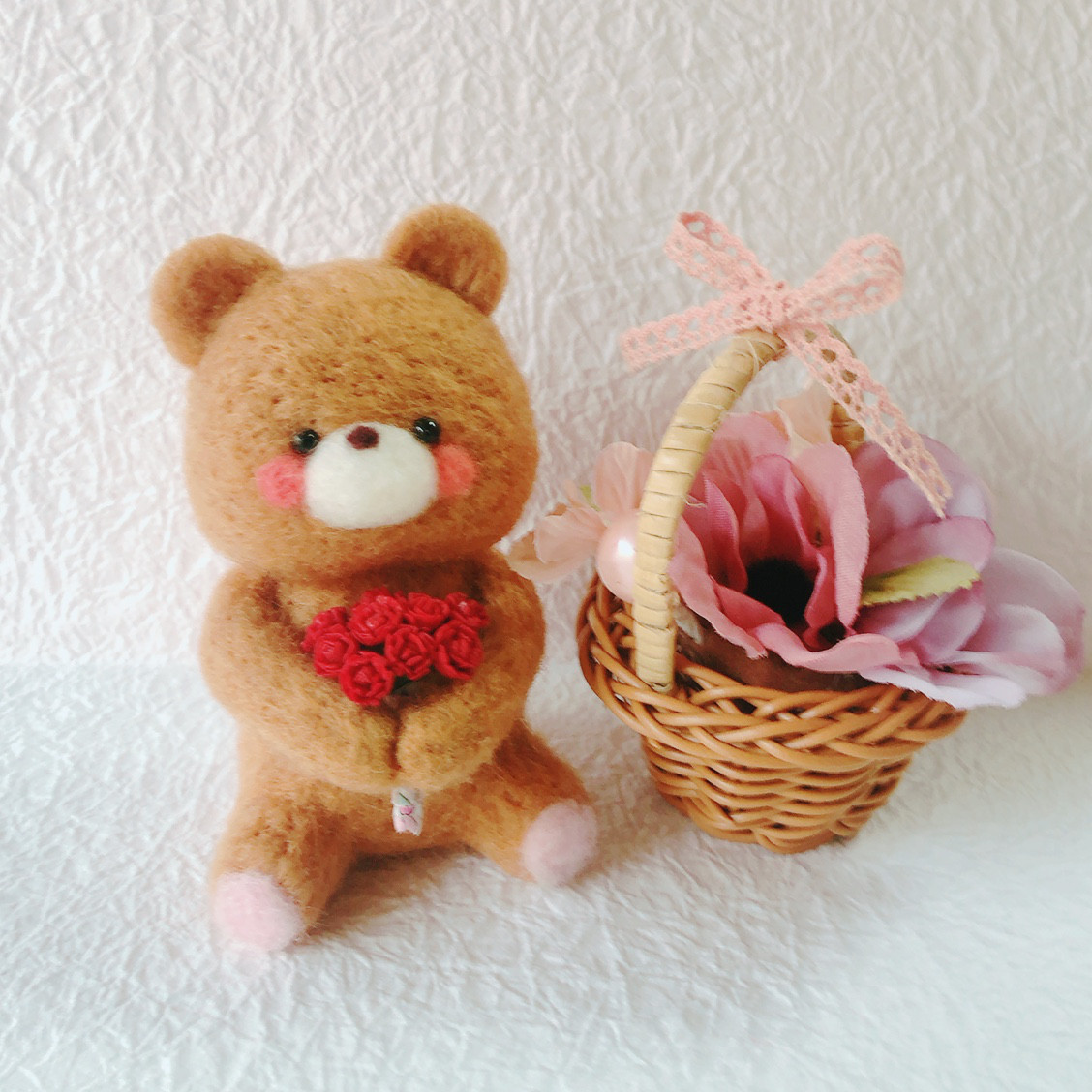 母の日◇くまちゃんと花かご 羊毛フェルト 羊毛フェルト