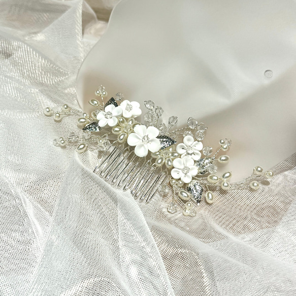 人気♥お花の髪飾り　ヘアアクセス　上品　ホワイト　和装　パール　ヘッドドレス　振袖　着物　結婚式小物　花嫁　成人式 1枚目の画像